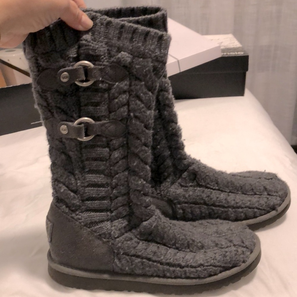 UGG knitted boots size: 8